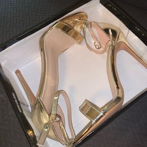 Gold Wide Fit Clover Single Strap Healed Sandal